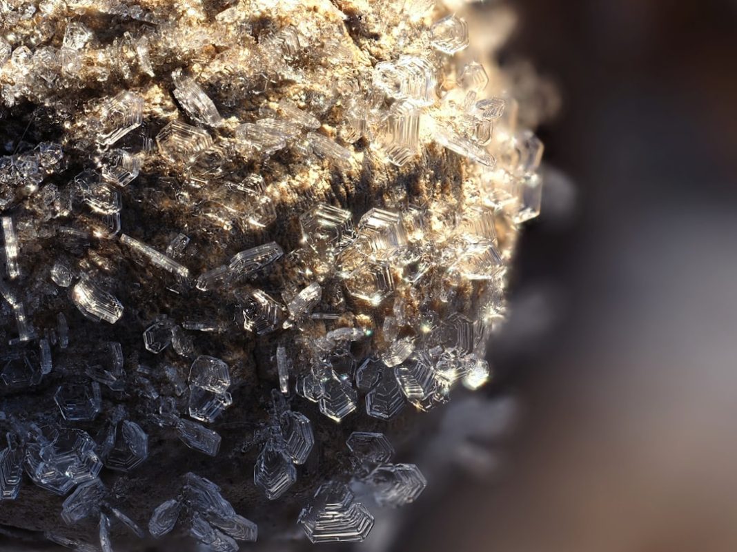 A close up of a bunch of ice crystals